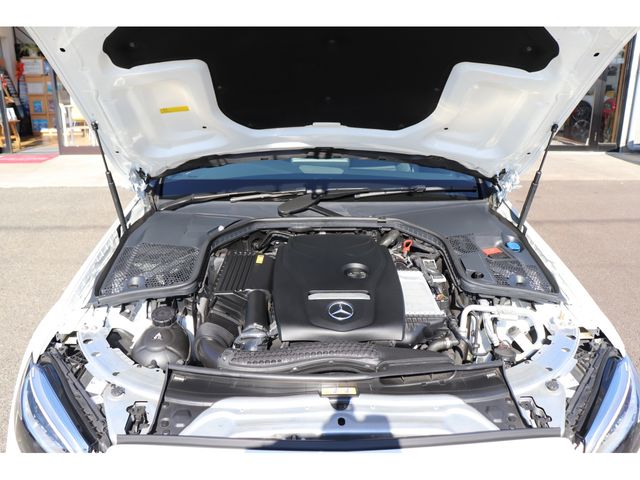 Mercedes Benz C-CLASS 2018-12 19409-17