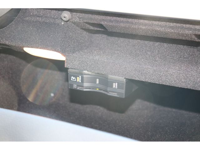 Mercedes Benz C-CLASS 2018-12 19409-24