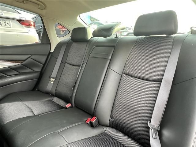 Nissan FUGA HYBRID 2011-07 532-18