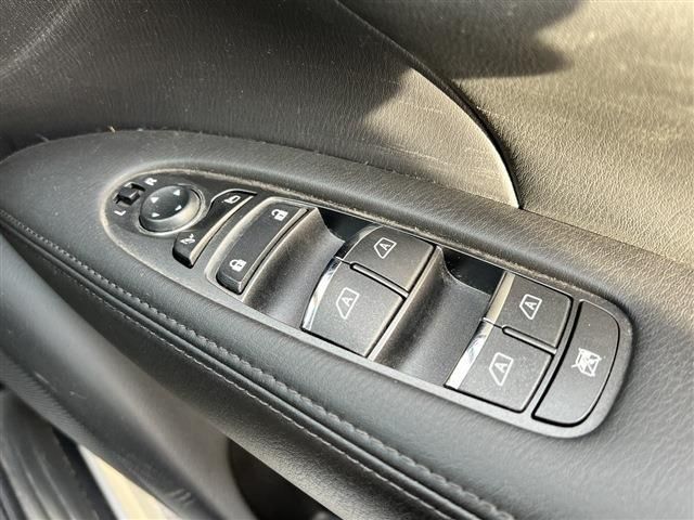 Nissan FUGA HYBRID 2011-07 532-12