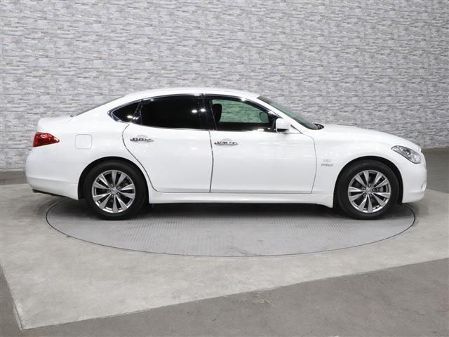 Nissan FUGA HYBRID 2011-07 532-5