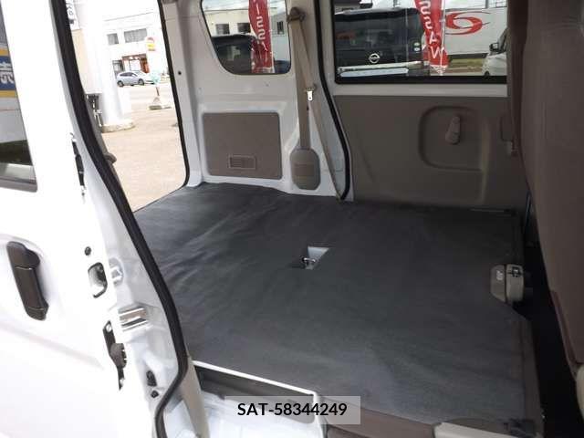 Suzuki EVERY 2023-10 359969-14