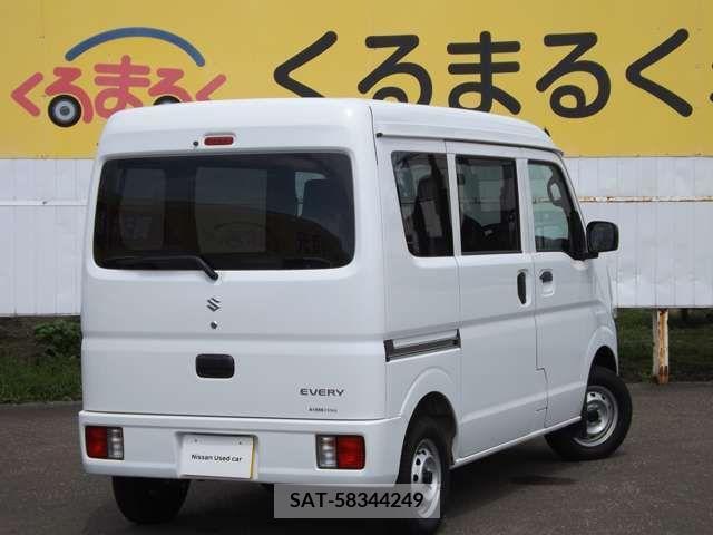 Suzuki EVERY 2023-10 359969-1