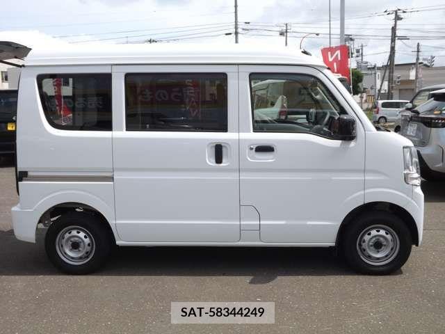 Suzuki EVERY 2023-10 359969-9