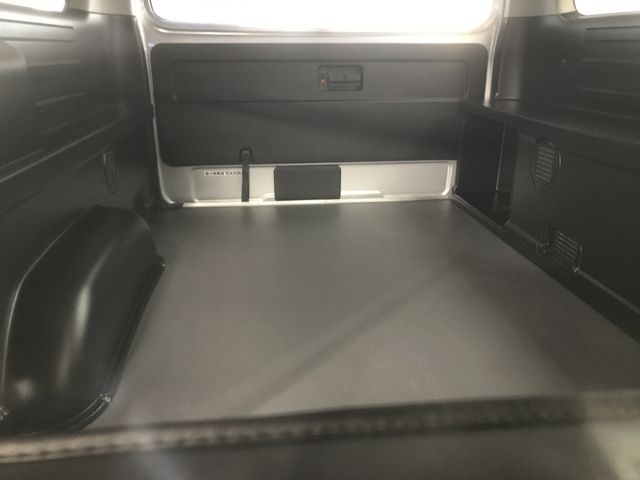 Toyota HIACE VAN 2019-09 191266-16