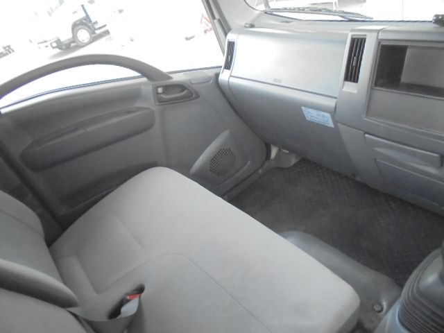 Mazda TITAN 2017-02 3906-15
