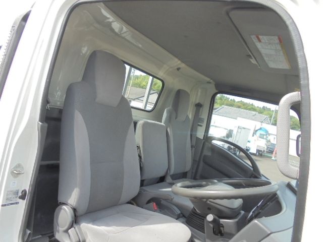Mazda TITAN 2017-02 3906-6