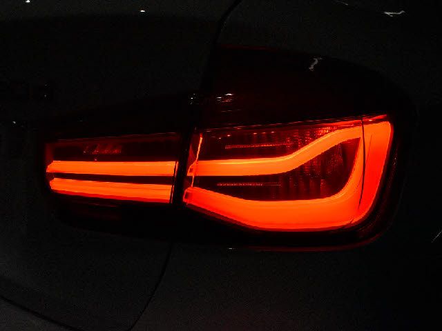 Bmw 3 SERIES 2017-11 23988-22