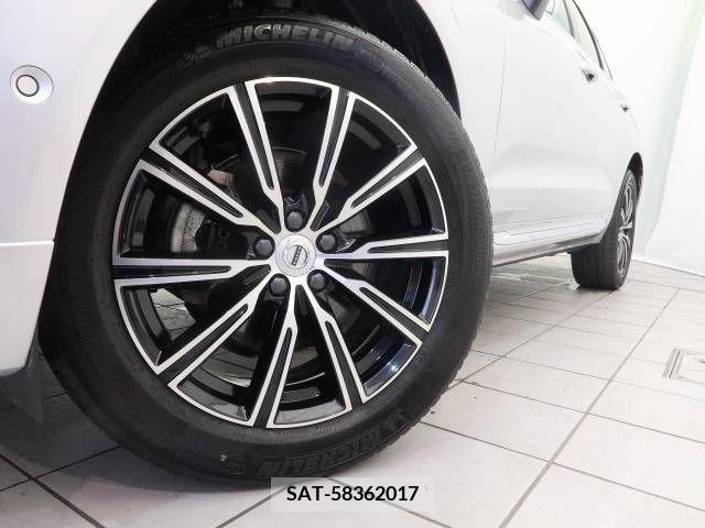 Volvo XC60 2021-08 349042-17