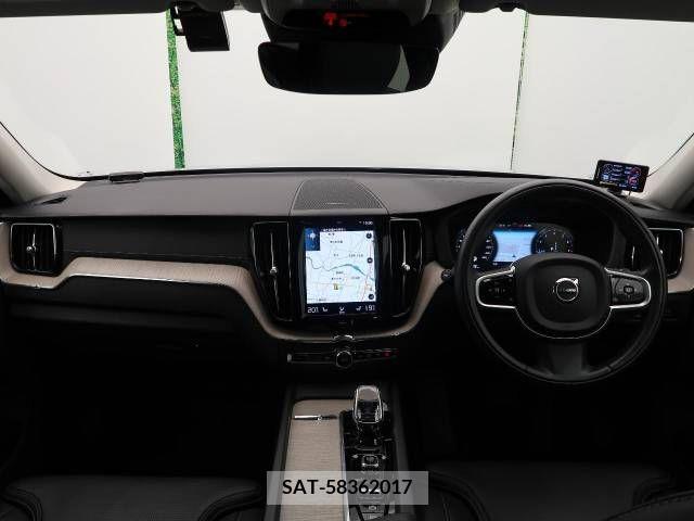 Volvo XC60 2021-08 349042-1
