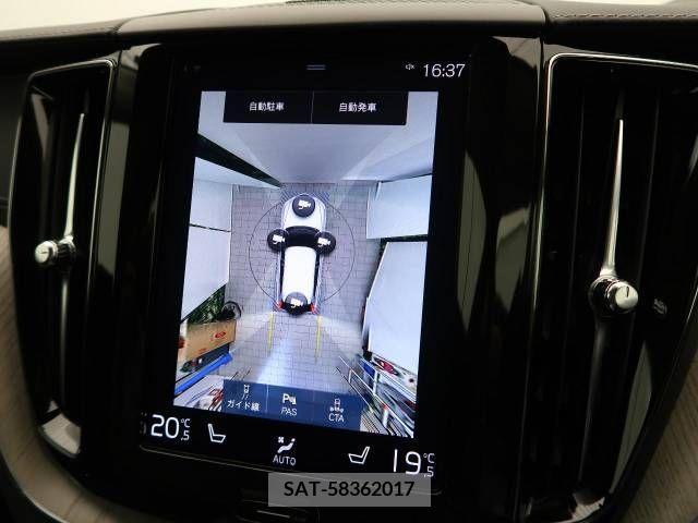 Volvo XC60 2021-08 349042-9