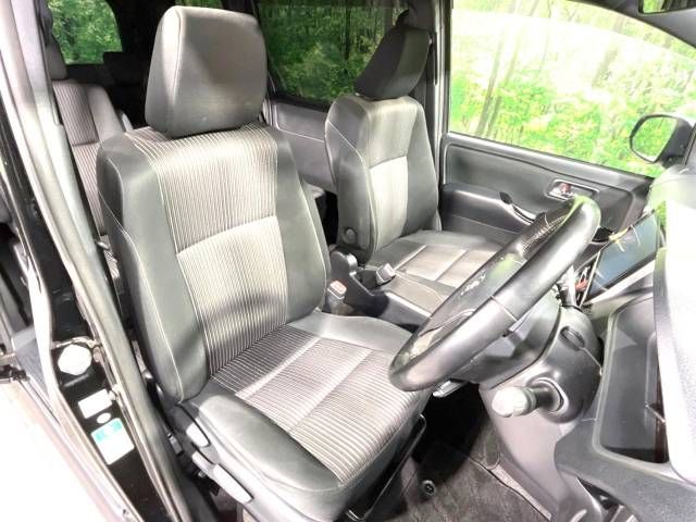 Toyota VOXY 2018-02 12939-7