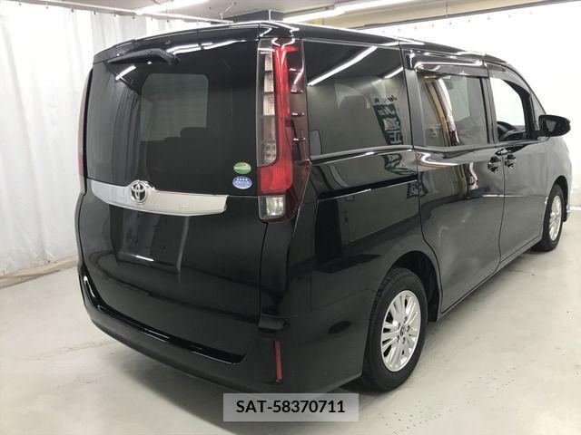 Toyota NOAH 2015-07 279538-4