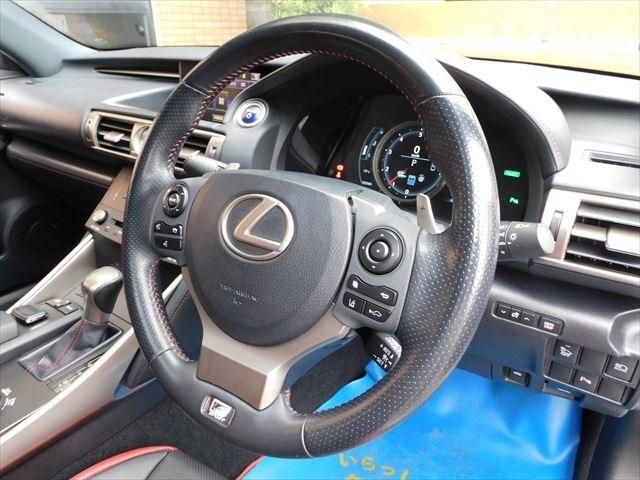 Lexus IS 2015-07 187584-24