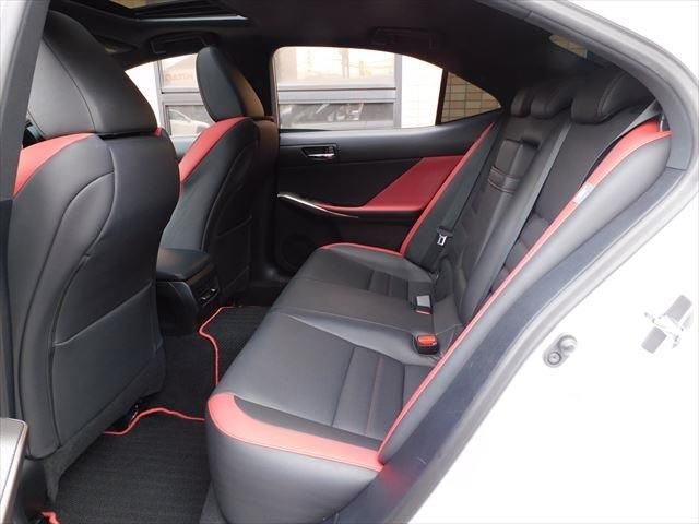 Lexus IS 2015-07 187584-16
