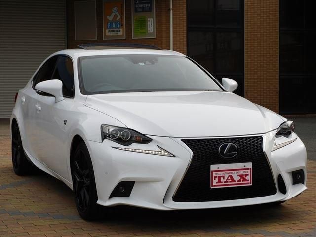 Lexus IS 2015-07 187584-1