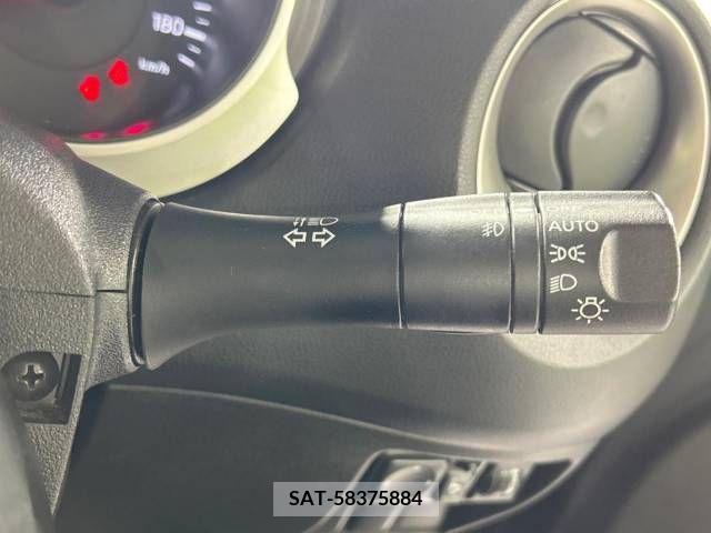 Nissan JUKE 2012-03 362239-4