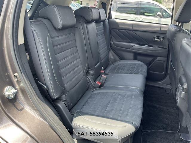 Mitsubishi OUTLANDER PHEV 2015-07 303557-7