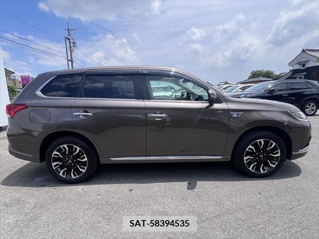 Mitsubishi OUTLANDER PHEV 2015-07 303557-15