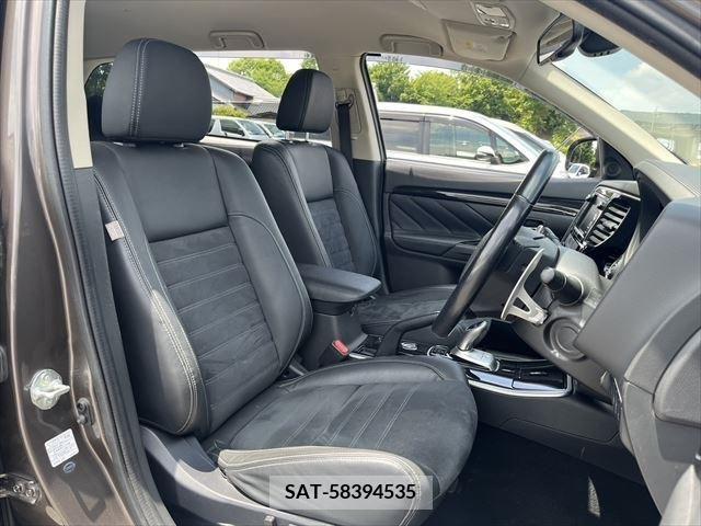 Mitsubishi OUTLANDER PHEV 2015-07 303557-6