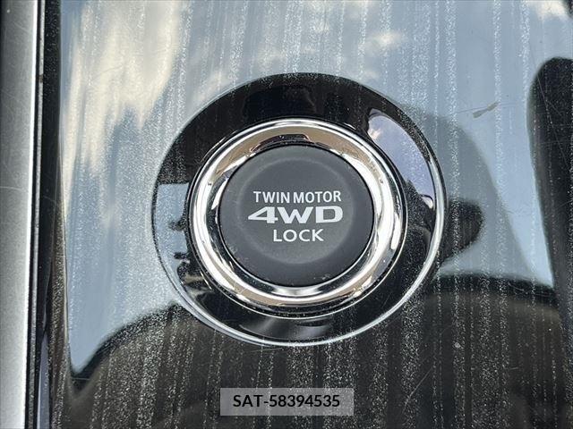 Mitsubishi OUTLANDER PHEV 2015-07 303557-5