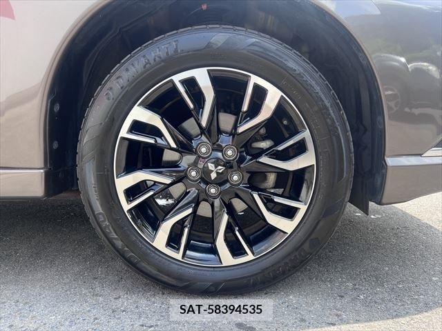 Mitsubishi OUTLANDER PHEV 2015-07 303557-12