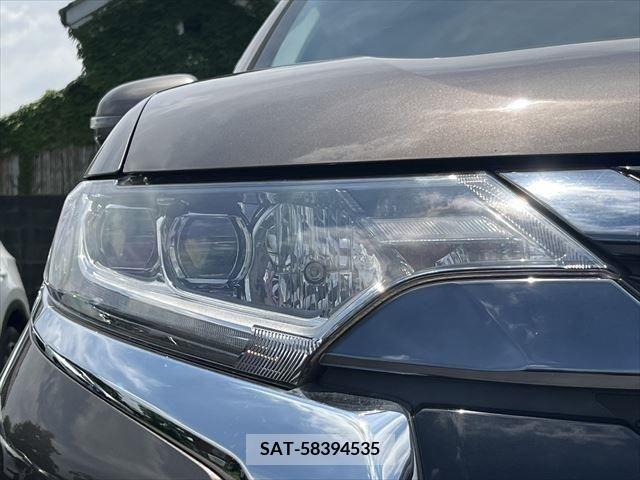 Mitsubishi OUTLANDER PHEV 2015-07 303557-21