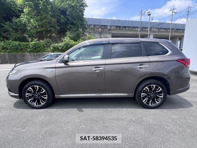 Mitsubishi OUTLANDER PHEV 2015-07 303557-19