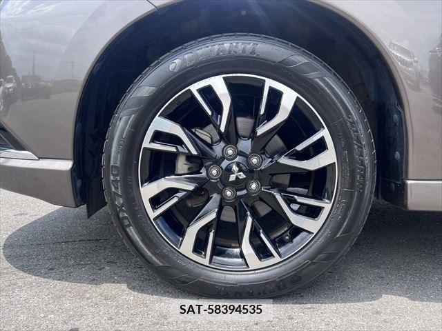 Mitsubishi OUTLANDER PHEV 2015-07 303557-28