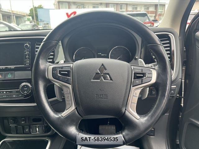 Mitsubishi OUTLANDER PHEV 2015-07 303557-9