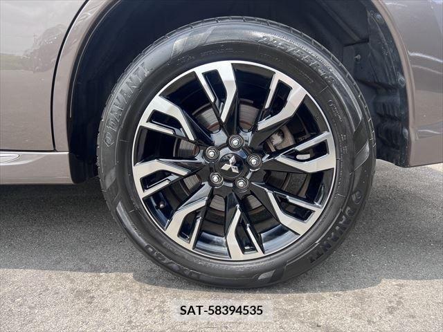 Mitsubishi OUTLANDER PHEV 2015-07 303557-27