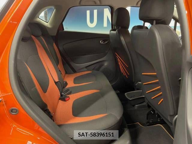 Renault CAPTUR 2015-03 383007-8