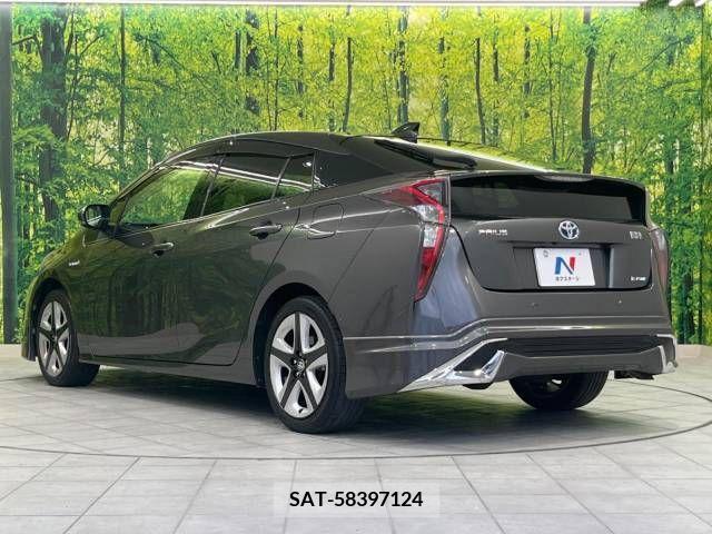Toyota PRIUS 2016-02 330814-18