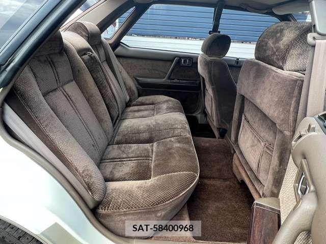 Nissan GLORIA HARDTOP 1987-10 232864-11