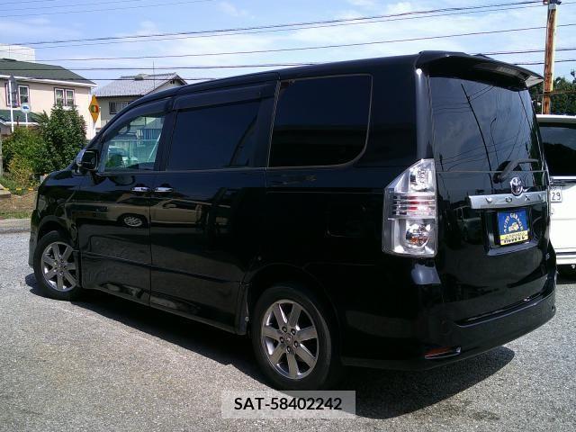 Toyota VOXY 2009-02 385833-1