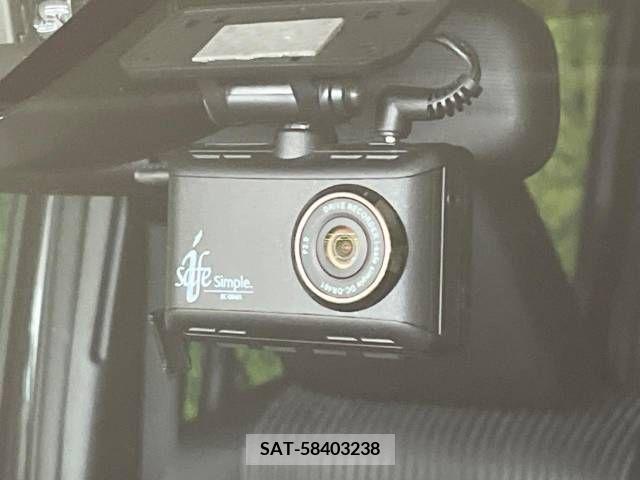 Toyota VOXY 2017-09 331538-6