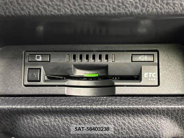 Toyota VOXY 2017-09 331538-7