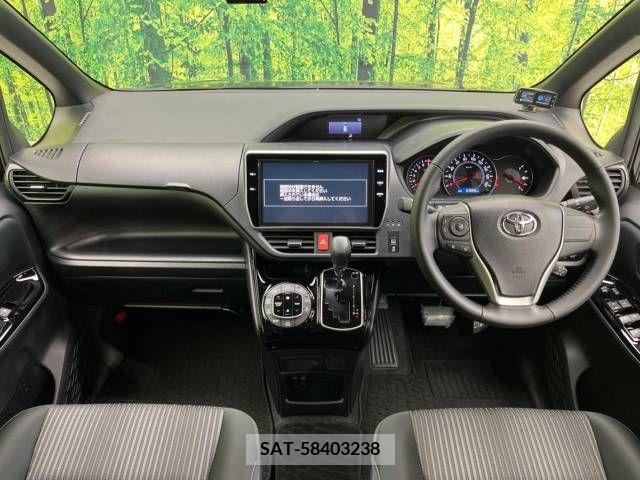 Toyota VOXY 2017-09 331538-1