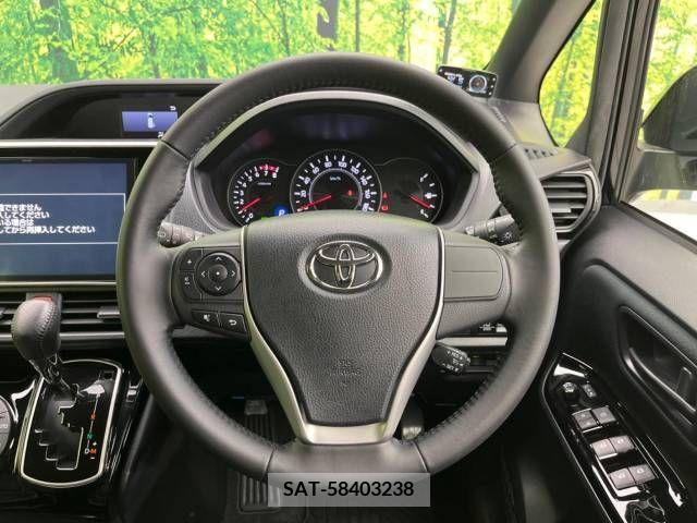 Toyota VOXY 2017-09 331538-12