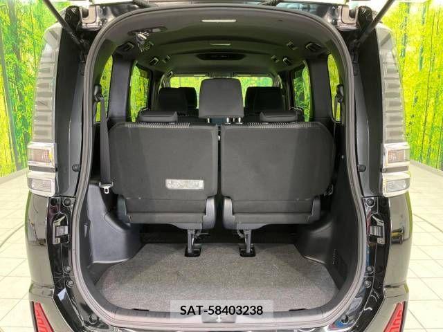 Toyota VOXY 2017-09 331538-11