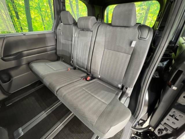 Toyota NOAH 2023-07 28222-9
