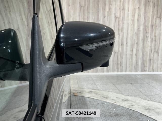Nissan SERENA 2018-12 379047-21