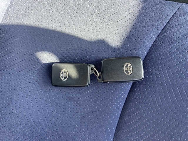 Toyota PRIUS 2012-03 183623-8