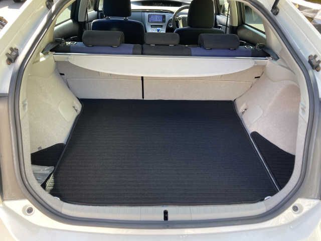 Toyota PRIUS 2012-03 183623-7
