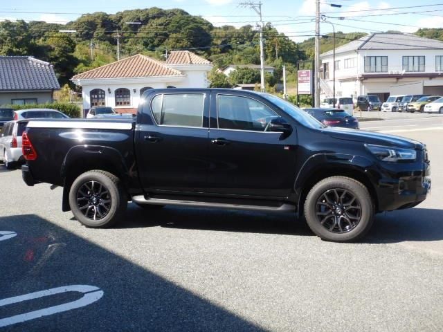 Toyota HILUX 2023-02 181873-3