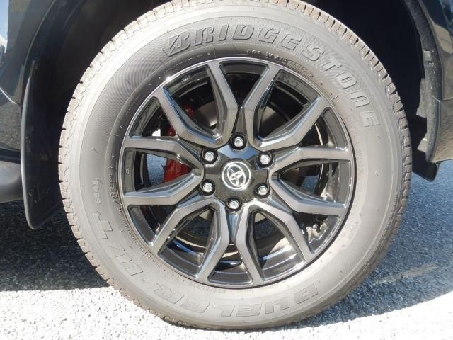 Toyota HILUX 2023-02 181873-7