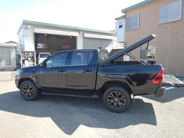 Toyota HILUX 2023-02 181873-13