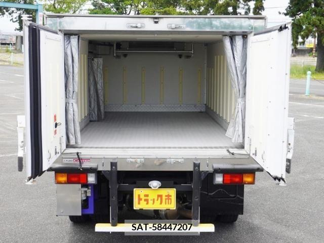 Mitsubishi CANTER 2016-04 302528-15