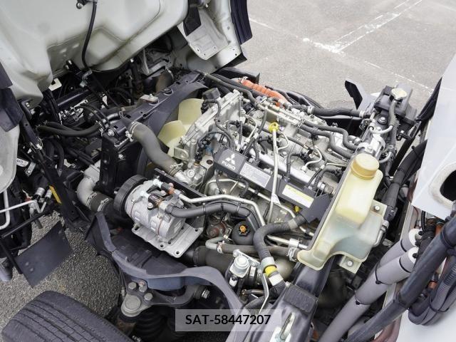 Mitsubishi CANTER 2016-04 302528-19
