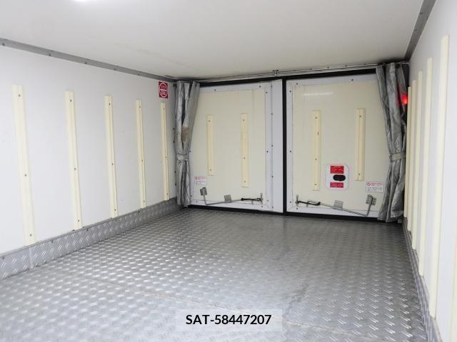 Mitsubishi CANTER 2016-04 302528-13